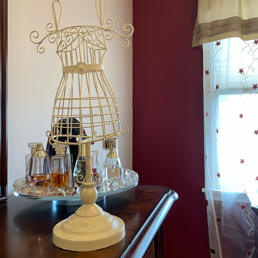 Jewelry holder
